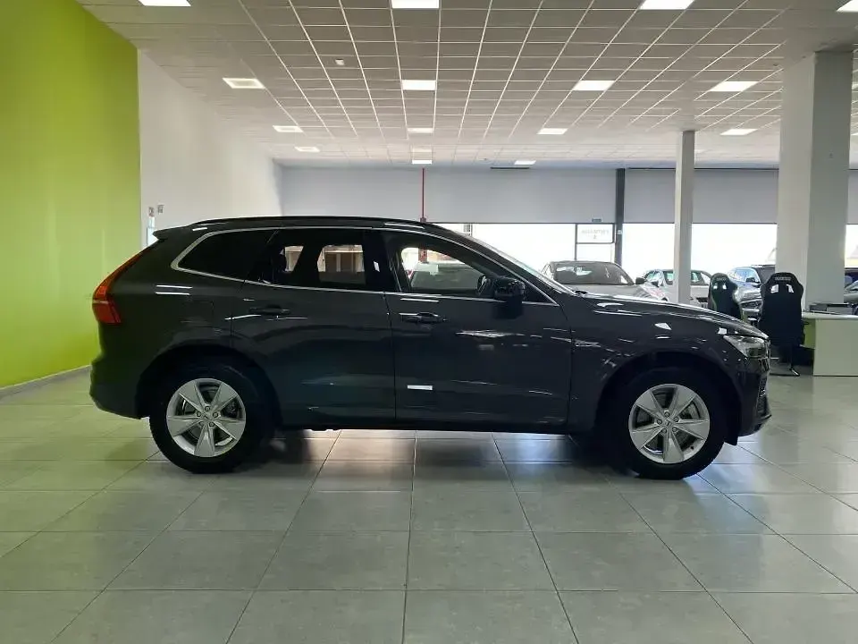 Usado Volvo XC60 Core 197 CV (144 kW) 2024 Gris SUV
