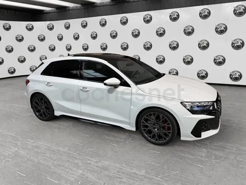 Usado Audi RS3 Sport 400 CV (294 kW) 2025 Blanco Berlina