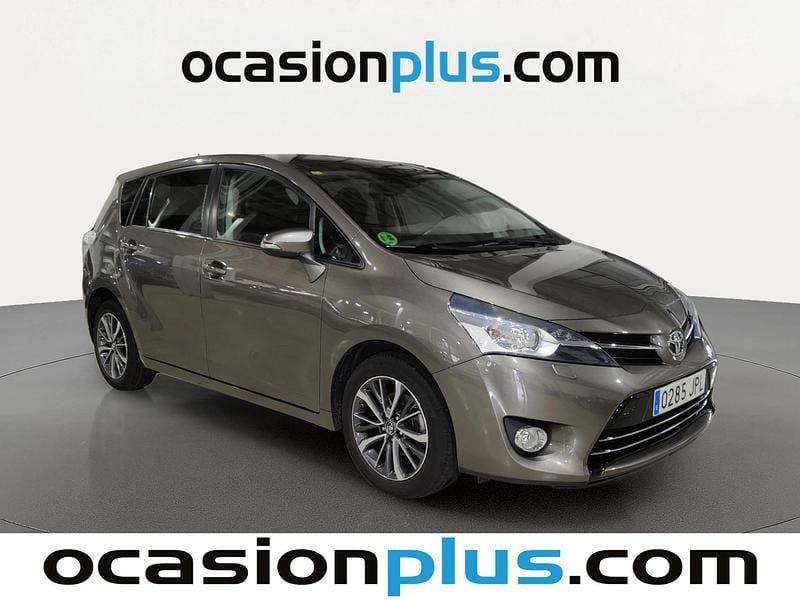 Usado Toyota Verso Advance 132 CV (97 kW) 2016 Gris Monovolumen