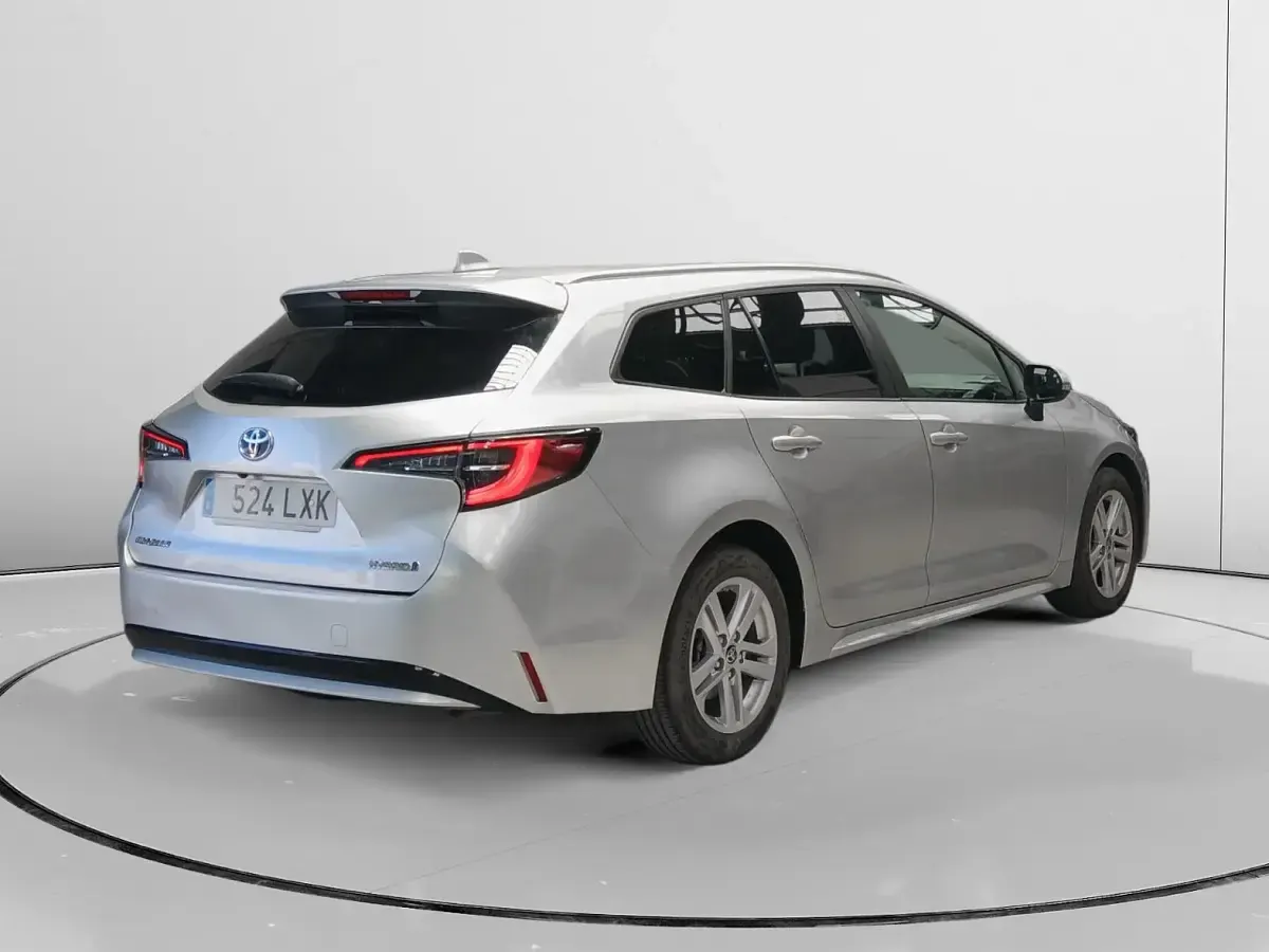 Usado Toyota Corolla Business Edition 122 CV (89 kW) 2022 Gris Familiar