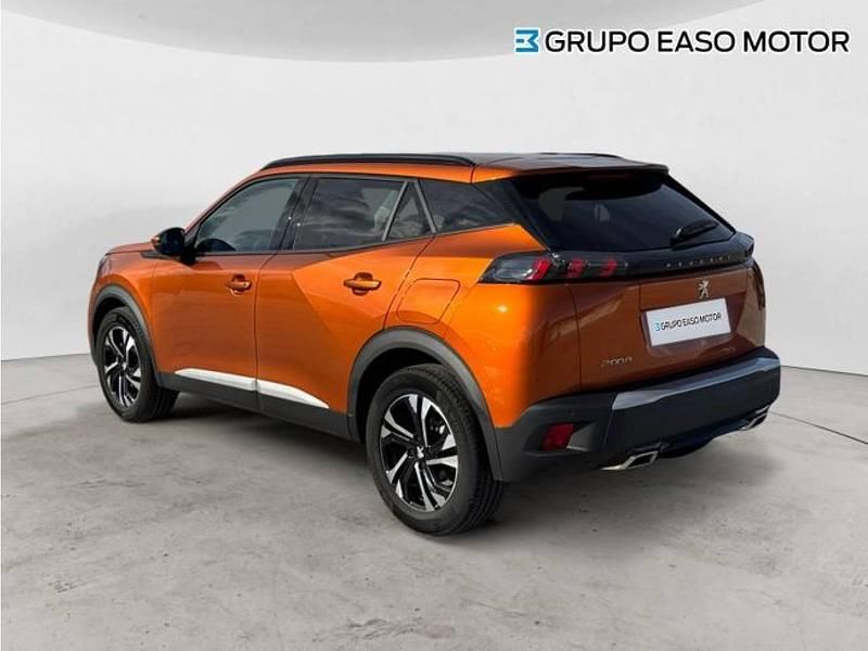Usado Peugeot 2008 Allure 130 CV (95 kW) 2020 Naranja SUV