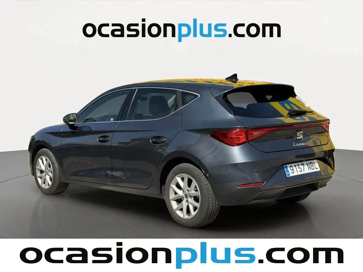 Usado Seat Leon Style 116 CV (85 kW) 2025 Gris Utilitario