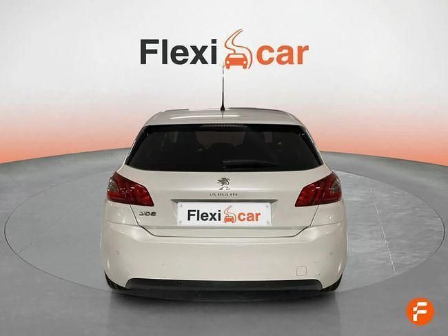 Usado Peugeot 308 Allure 130 CV (95 kW) 2018 Blanco Berlina