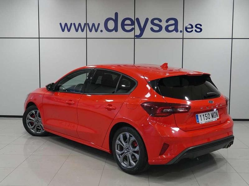 Usado Ford Focus ST-Line 125 HP (91 kW) 2023 Vermelho Citadino