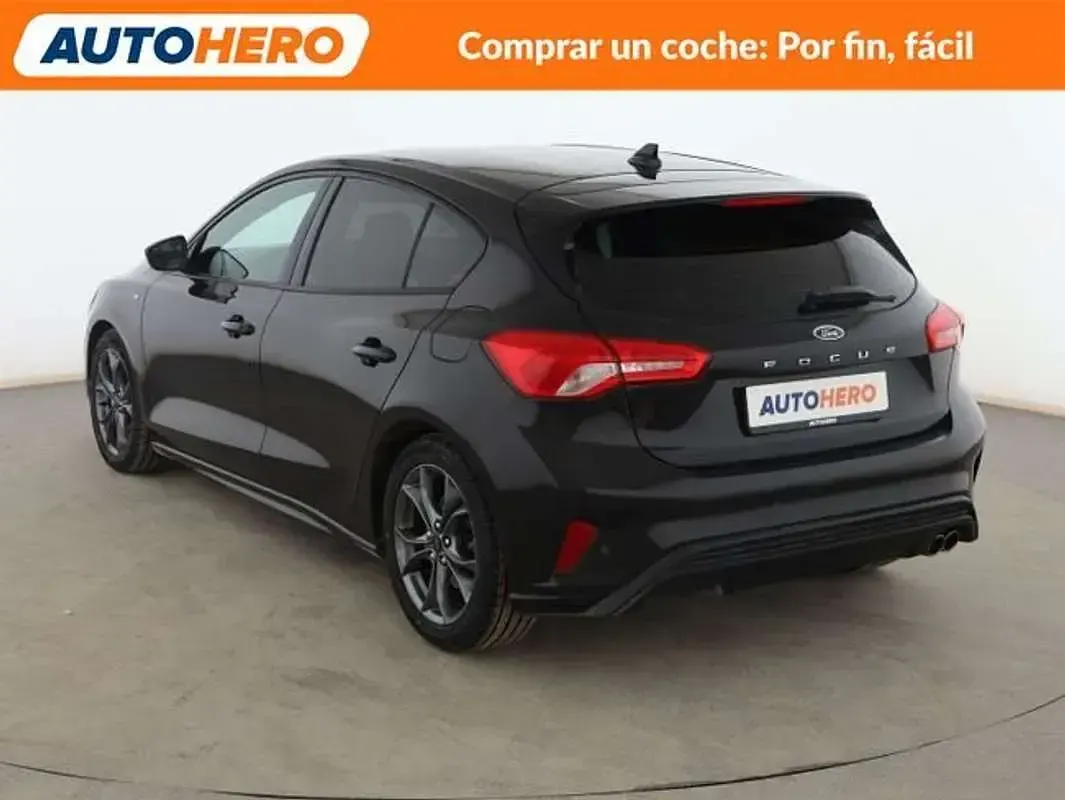 Usado Ford Focus ST-Line 125 CV (91 kW) 2019 Negro Utilitario