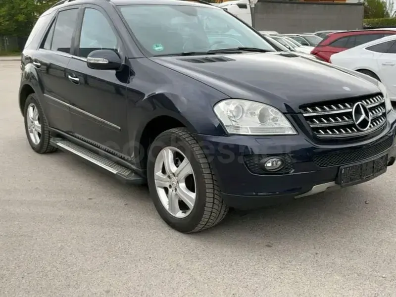 Usado Mercedes ML320 224 CV (164 kW) 2009 Azul SUV