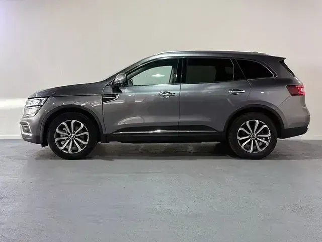 Usado Renault Koleos Zen 185 CV (136 kW) 2021 Gris / plata SUV