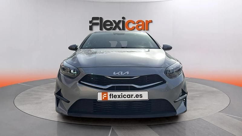 Begagnad Kia Ceed 100 HK (73 kW) 2021 Grå Halvkombi