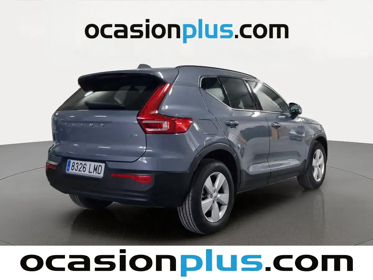 Begagnad Volvo XC40 Momentum 129 HK (94 kW) 2021 Grå SUV