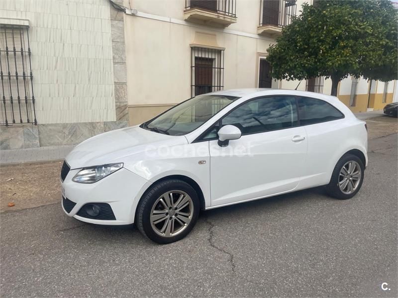 Blanco Usado 2010 Seat Ibiza SC Utilitario | 5990 € (Precio justo) - Imagen 1/4