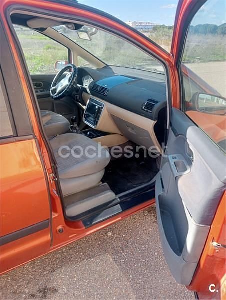 Usado Seat Alhambra Kids 130 CV (95 kW) 2002 Naranja Monovolumen