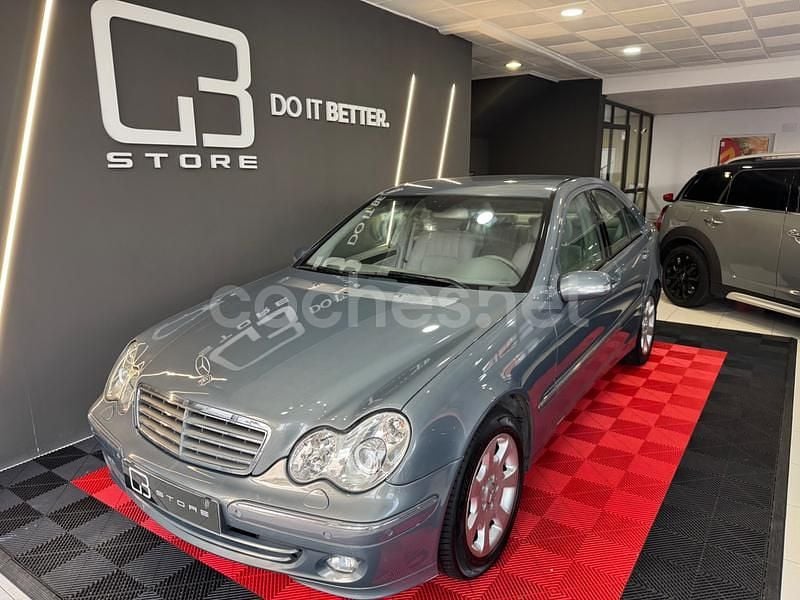 Gris / plata Usado 2004 Mercedes C240 Elegance Berlina | 7990 € - Imagen 1/4