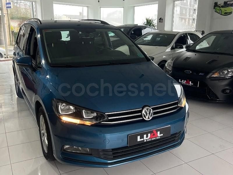 Usado VW Touran Advance 115 CV (84 kW) 2017 Azul Monovolumen
