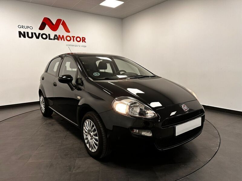 Usado Fiat Punto Easy 77 CV (56 kW) 2017 Negro Utilitario