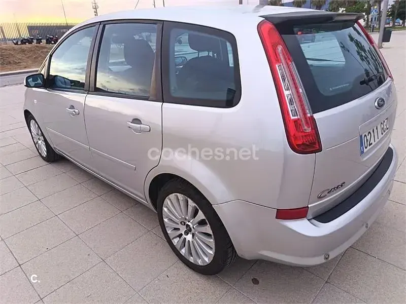 Usado Ford C-MAX Titanium 136 CV (100 kW) 2008 Gris / plata Monovolumen