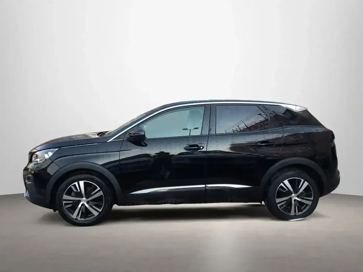 Usado Peugeot 3008 Allure 130 CV (95 kW) 2020 Negro SUV