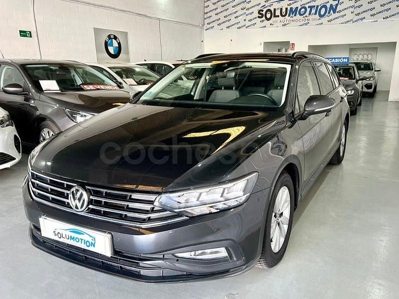 Usado VW Passat 120 CV (88 kW) 2020 Negro Familiar
