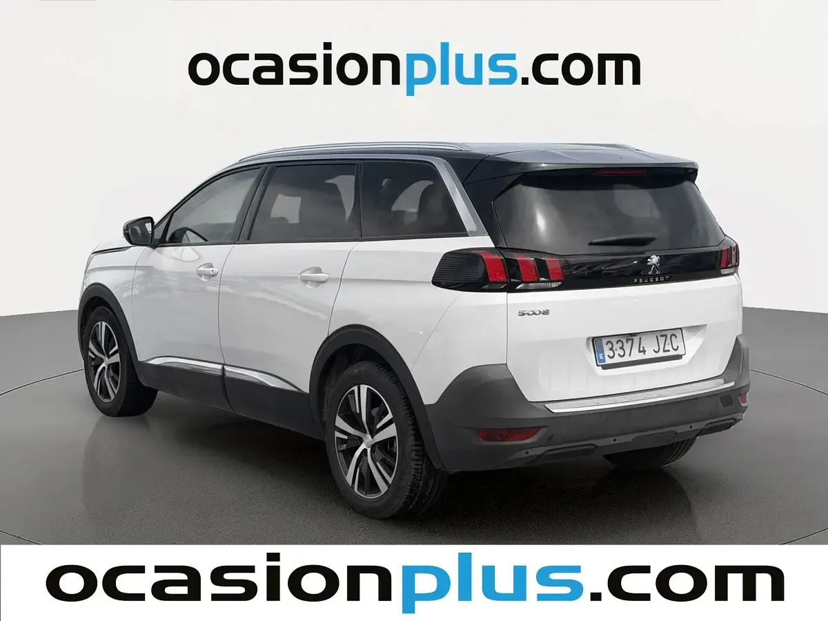 Usado Peugeot 5008 Allure 120 CV (88 kW) 2017 Blanco SUV