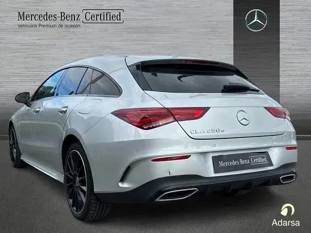 Käytetty Mercedes CLA250e Shooting Brake AMG line 218 HP (160 kW) 2023 Hopea Farmari