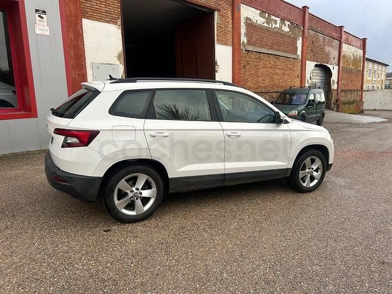 Usado Skoda Karoq Ambition 150 CV (110 kW) 2021 Blanco SUV