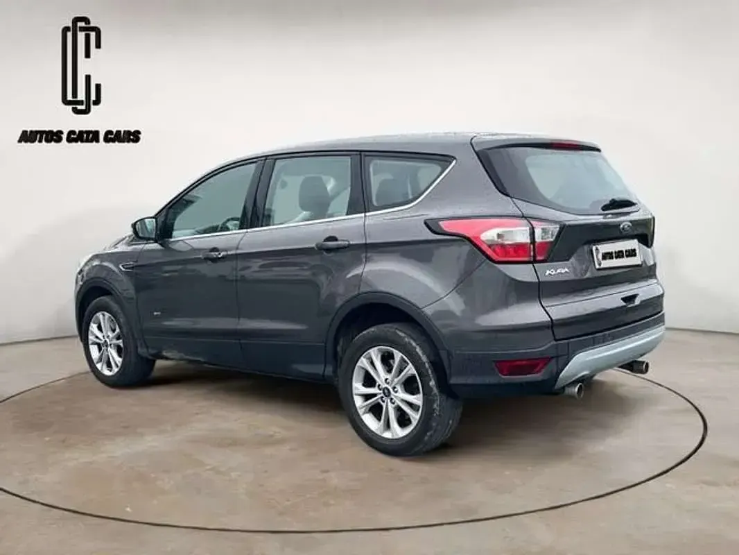 Usado Ford Kuga Titanium 179 CV (131 kW) 2018 Gris SUV