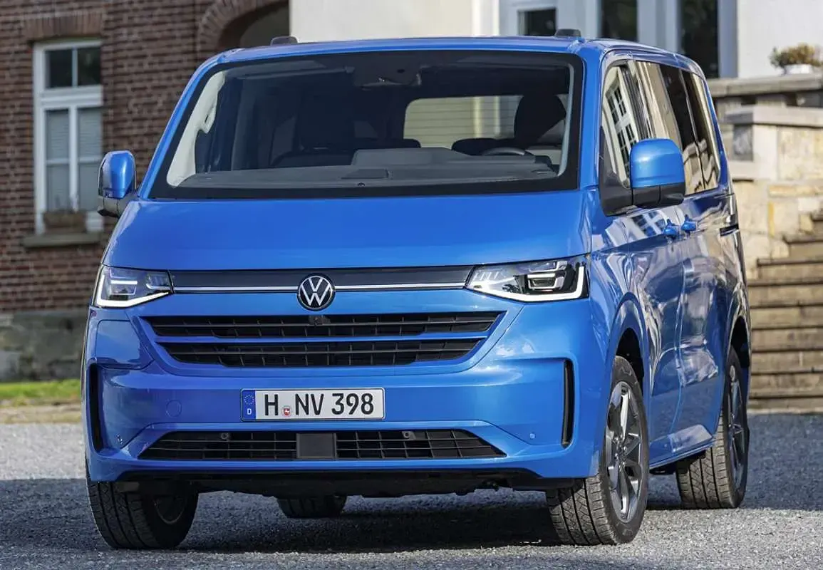 Usado VW Caravelle 110 CV (80 kW) 2025 Gris Van