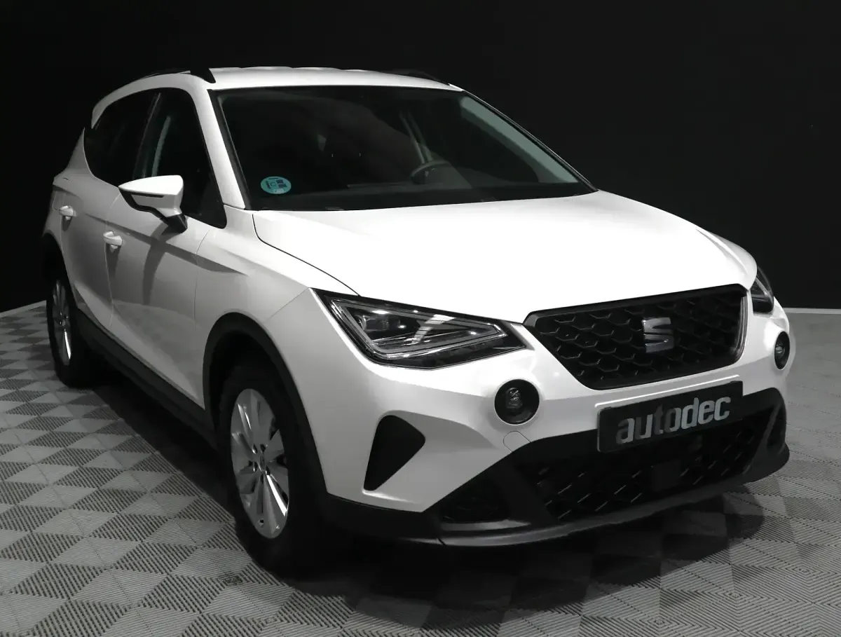 Usado Seat Arona Style 115 CV (84 kW) 2024 Blanco SUV