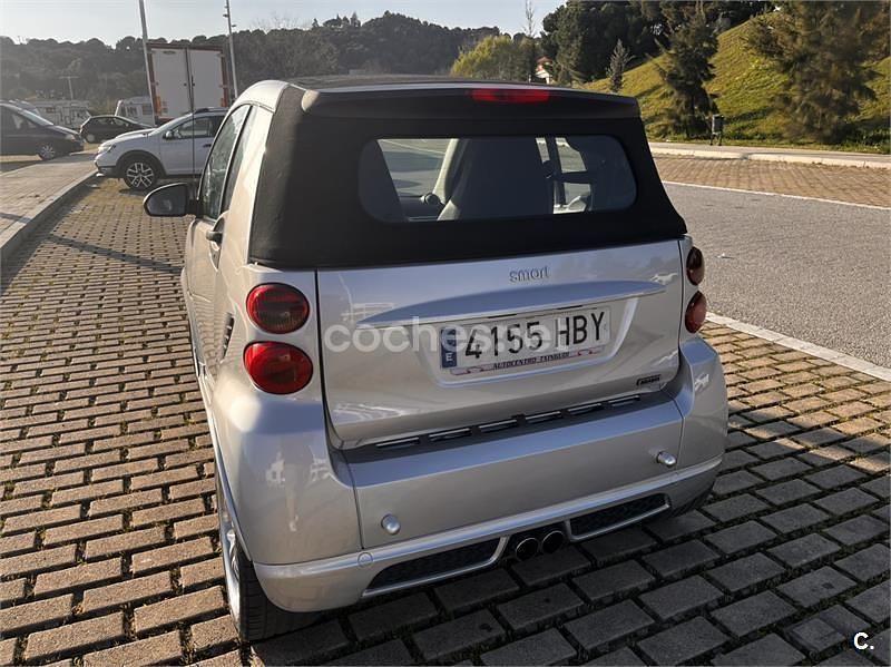Usado Smart ForTwo Cabrio Brabus Xclusive 98 CV (72 kW) 2011 Gris / plata Descapotable