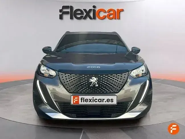 Usado Peugeot 2008 Allure 130 CV (95 kW) 2023 Gris SUV