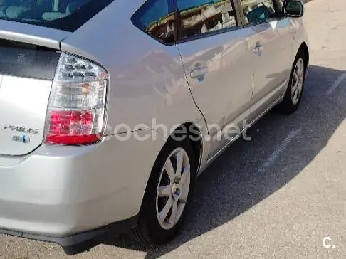 Usado Toyota Prius Sol 112 CV (82 kW) 2009 Gris / plata Utilitario