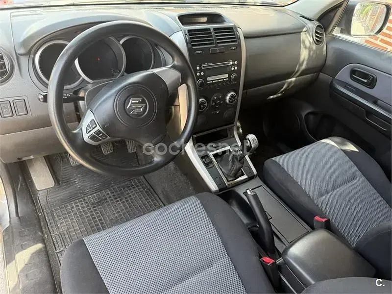 Usado Suzuki Grand Vitara 106 CV (77 kW) 2007 Gris / plata SUV