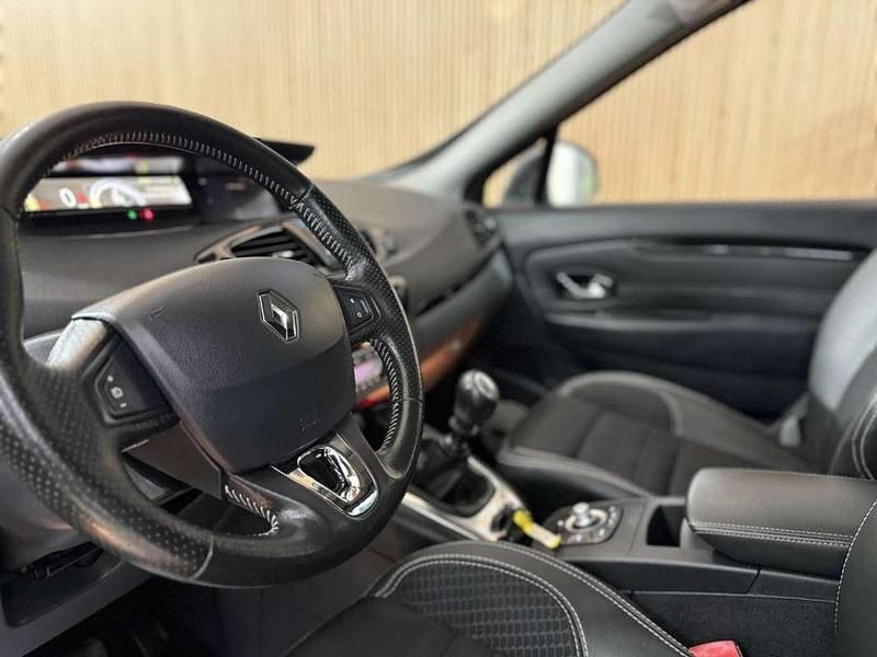 Usado Renault Scénic III Bose Edition 131 CV (96 kW) 2015 Gris Monovolumen