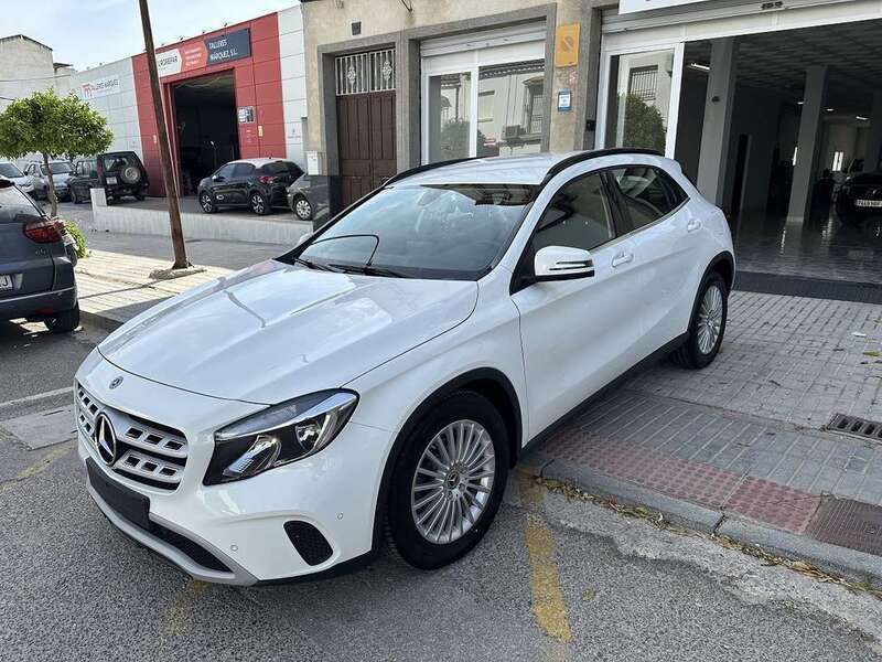 Blanco Usado 2018 Mercedes GLA220 SUV | 25.900 € - Imagen 1/4