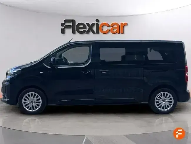 Begagnad Peugeot Traveller Business-Line 180 HK (132 kW) 2024 Svart Minibuss