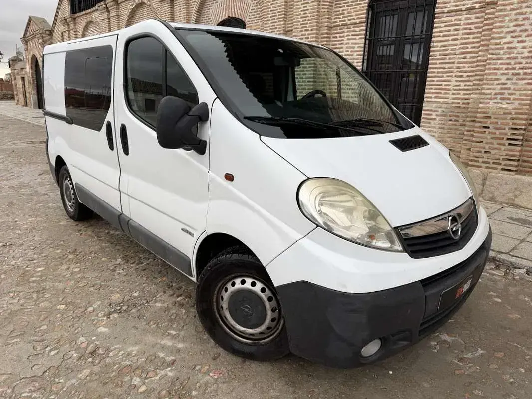 Usado Opel Vivaro 114 CV (83 kW) 2008 Blanco Monovolumen