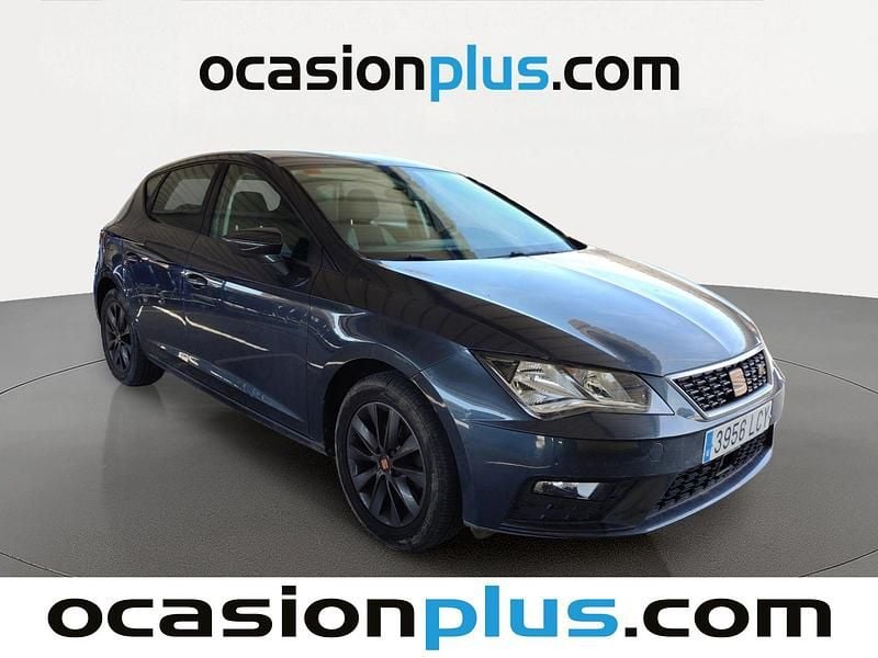 Usado Seat Leon Style 131 CV (96 kW) 2019 Gris Utilitario