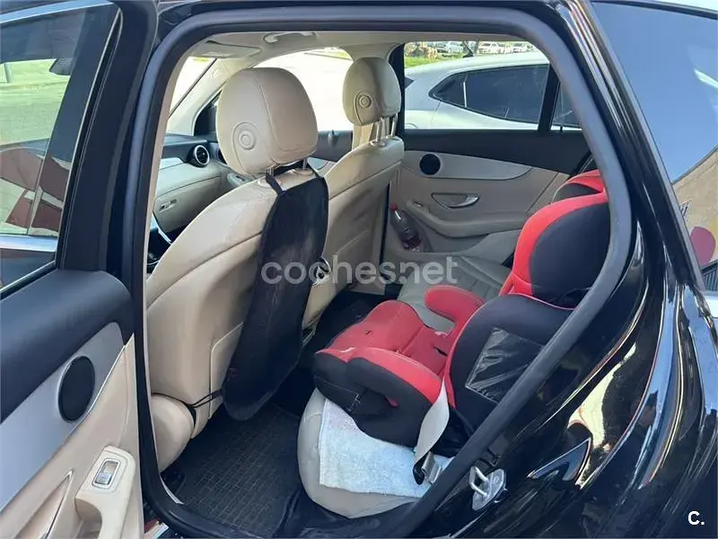 Usado Mercedes GLC250 AMG line 204 CV (150 kW) 2016 Negro SUV