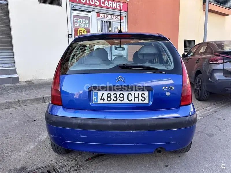 Usado Citroën C3 61 CV (44 kW) 2003 Azul Berlina