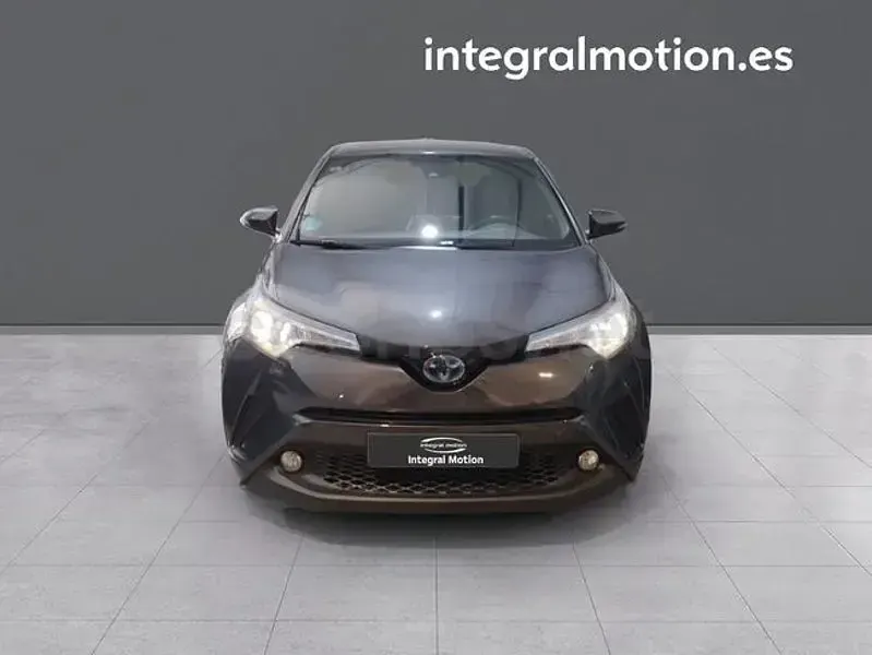 Usado Toyota C-HR Advance 122 CV (89 kW) 2020 Gris / plata SUV