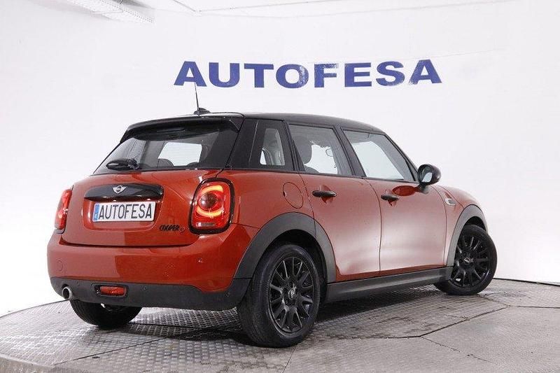 Usado Mini Cooper 116 CV (85 kW) 2017 Rojo Utilitario