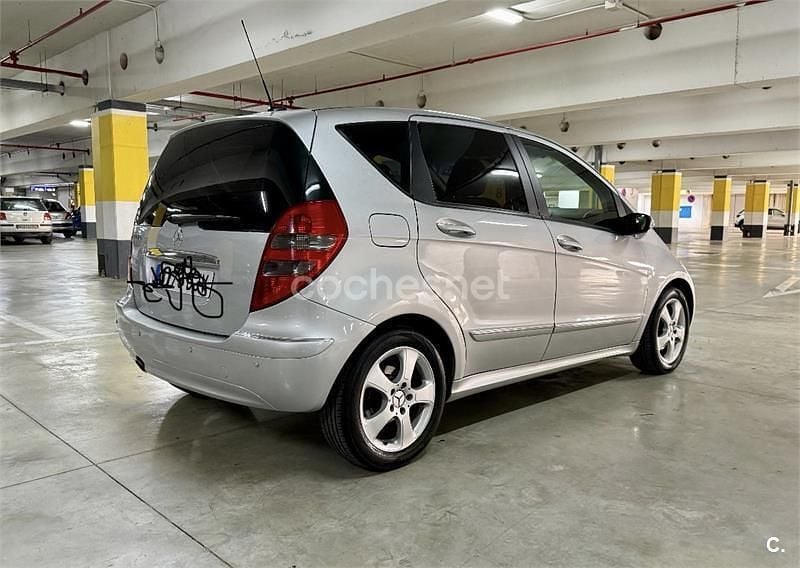 Usado Mercedes A160 Elegance 95 CV (69 kW) 2011 Gris / plata Monovolumen