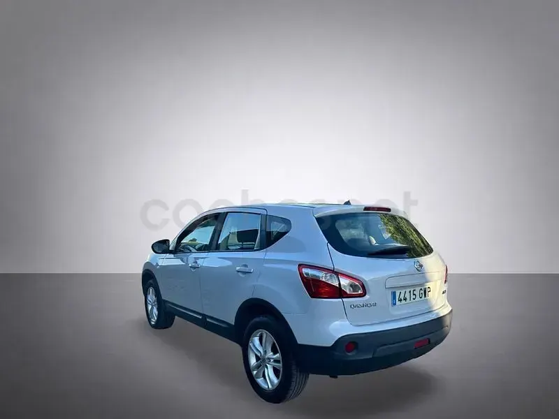 Usado Nissan Qashqai Acenta 110 CV (80 kW) 2011 Gris / plata SUV