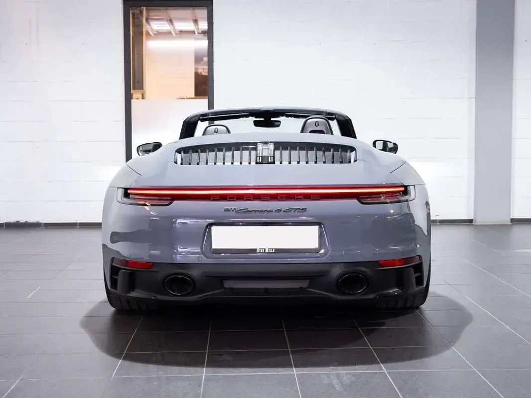Usado Porsche 911 Carrera GTS 480 CV (353 kW) 2024 Gris Descapotable