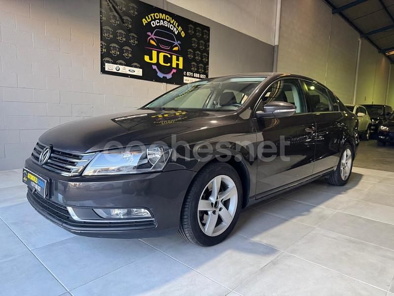 Gris / plata Usado 2012 VW Passat Advance Berlina | 6499 € (Precio justo) - Imagen 1/4