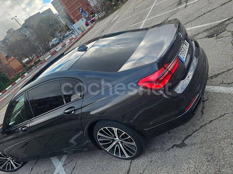 Usado BMW 730L Comfort Edition 258 CV (189 kW) 2016 Gris / plata Berlina