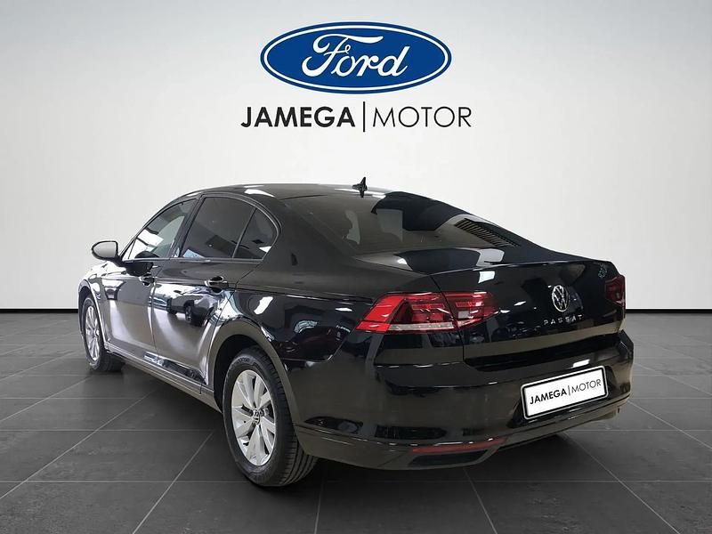 Usado VW Passat 122 HP (89 kW) 2021 Preto Sedan