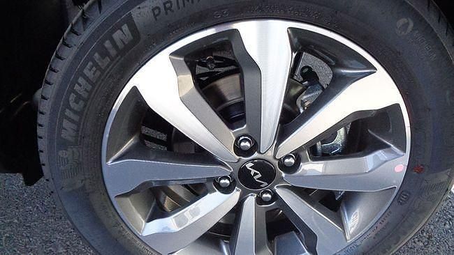 Usado Kia Stonic 84 CV (61 kW) 2022 Blanco SUV