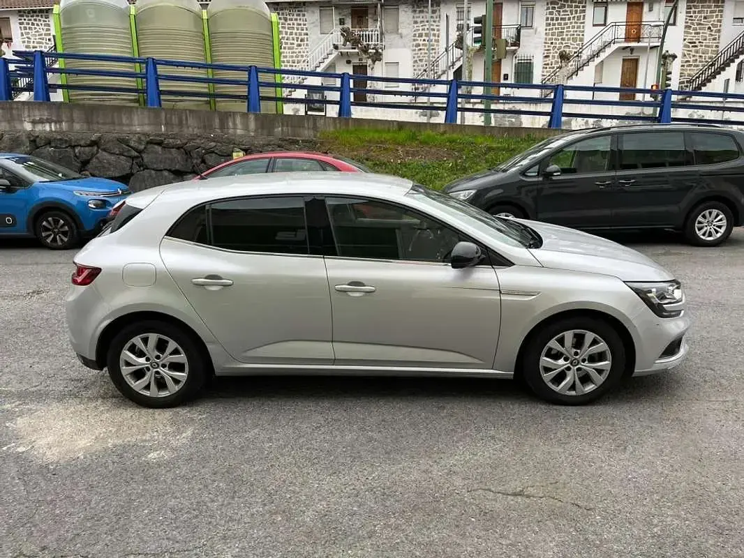 Usado Renault Mégane GrandTour LIMITED 116 CV (85 kW) 2019 Gris Familiar