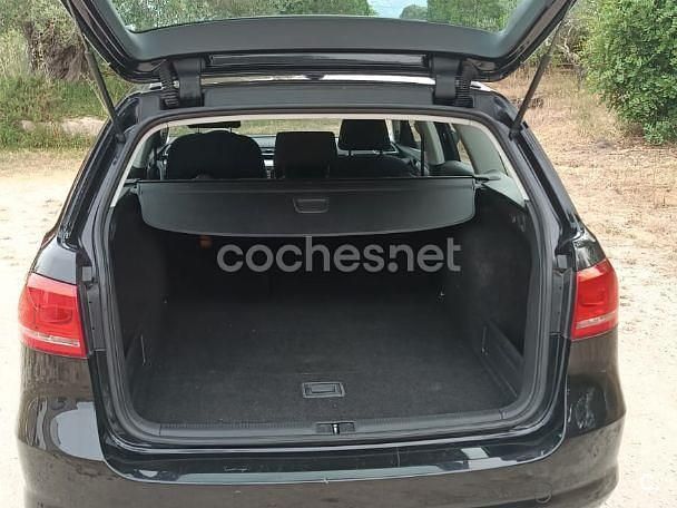 Usado VW Passat Highline 140 CV (102 kW) 2013 Negro Familiar