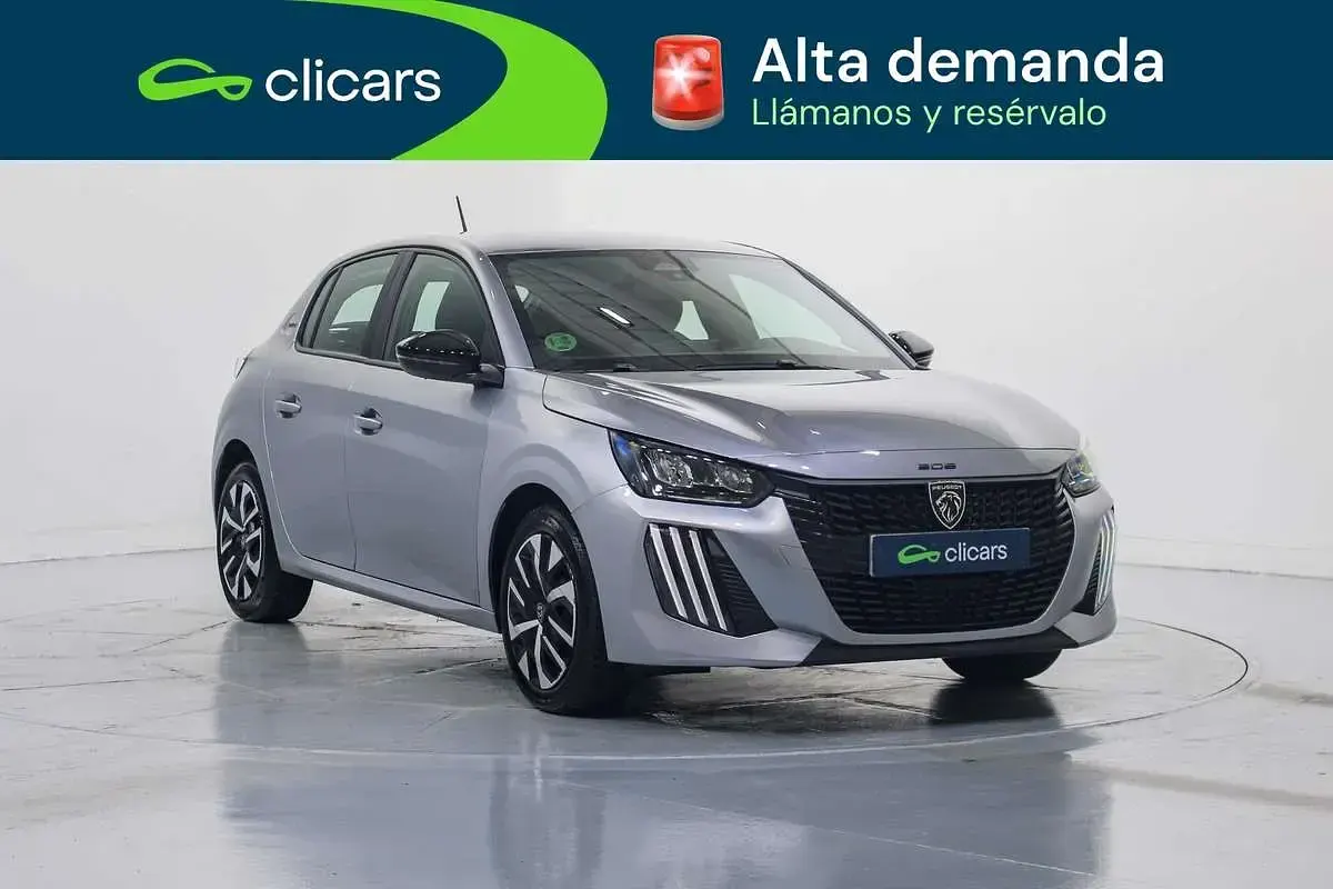 Usado Peugeot 208 Style 102 CV (75 kW) 2025 Plateado Utilitario